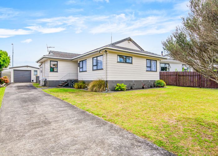  at 27 Cabello Place, Unsworth Heights, Auckland