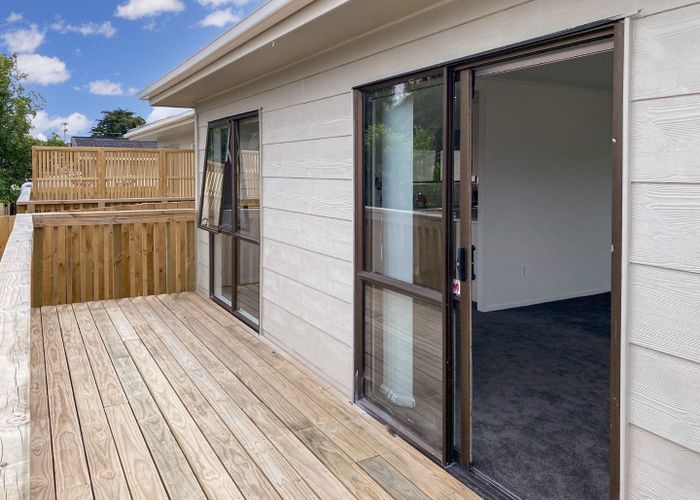  at 12 Fourth View Avenue, Beachlands, Manukau City, Auckland