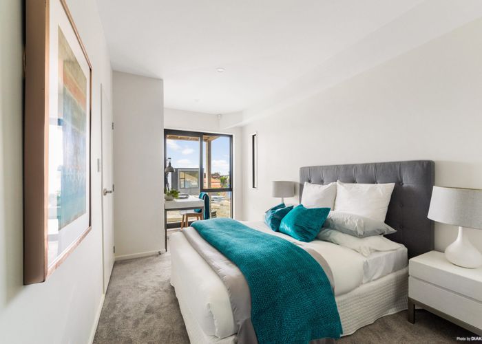  at 1/735 East Coast Road, Browns Bay, North Shore City, Auckland