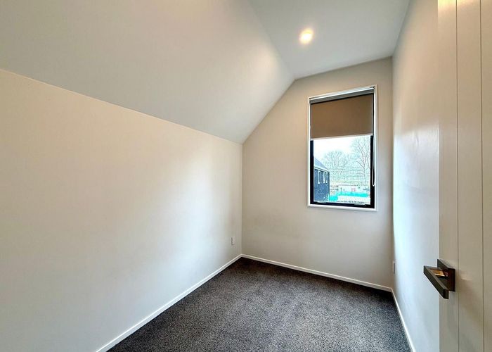  at 9D Concord Place, Glen Innes, Auckland