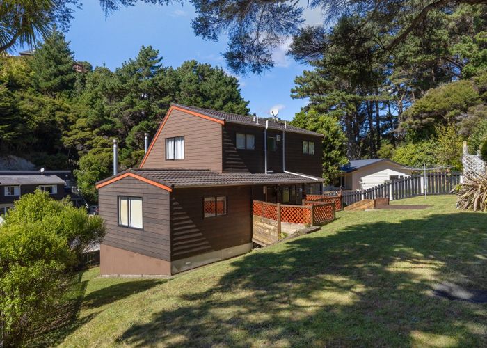  at 40 Postgate Drive, Whitby, Porirua