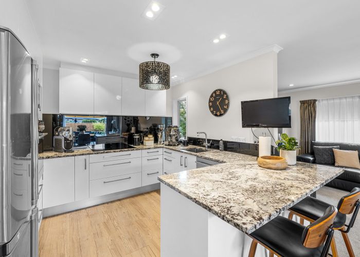  at 9 Millstone Lane, Henderson, Auckland
