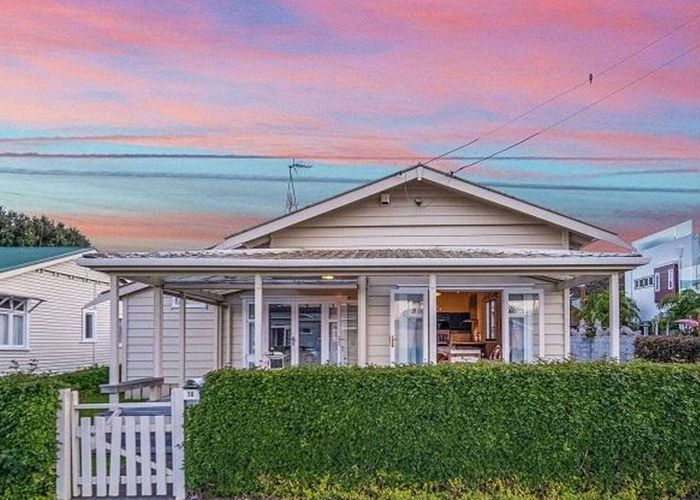  at 10 Joan Street, Point Chevalier, Auckland