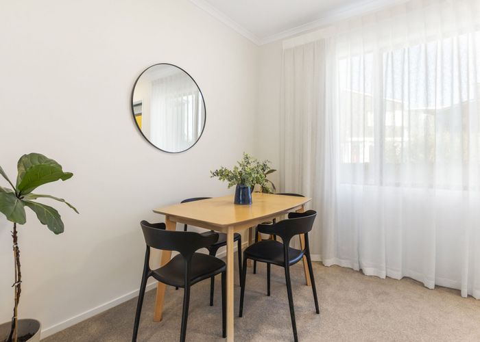  at 4 Hononga Lane, Northcote, North Shore City, Auckland