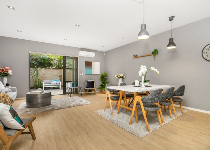  at 9/40 Scarlet Oak Drive, Schnapper Rock, Auckland