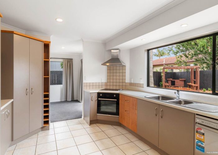  at 5 Four Oaks Place, Pukekohe, Franklin, Auckland