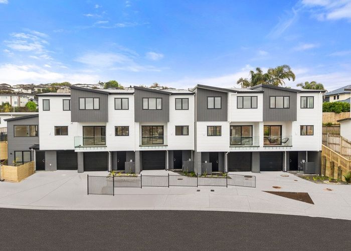  at 13 Rengarenga Rise, Fairview Heights, North Shore City, Auckland