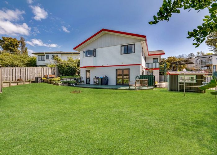  at 25 Sandgate Avenue, Botany Downs, Auckland