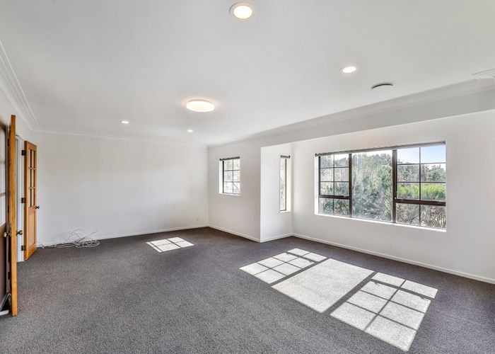  at 8 Murano Place, Chatswood, North Shore City, Auckland