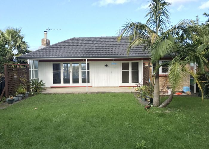  at 12 Tiroroa Avenue, Te Atatu South, Waitakere City, Auckland