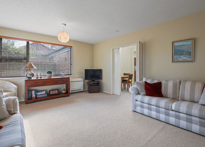  at 2/4 Gatonby Place, Avonhead, Christchurch City, Canterbury