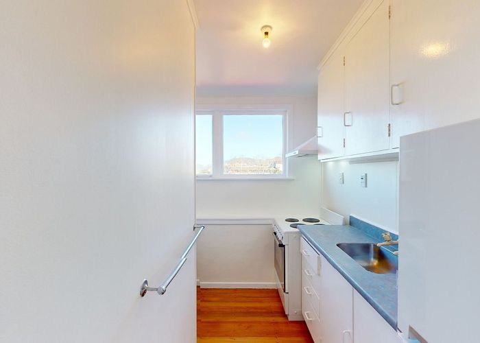  at 2/10 Mataroa Avenue, Northland, Wellington, Wellington