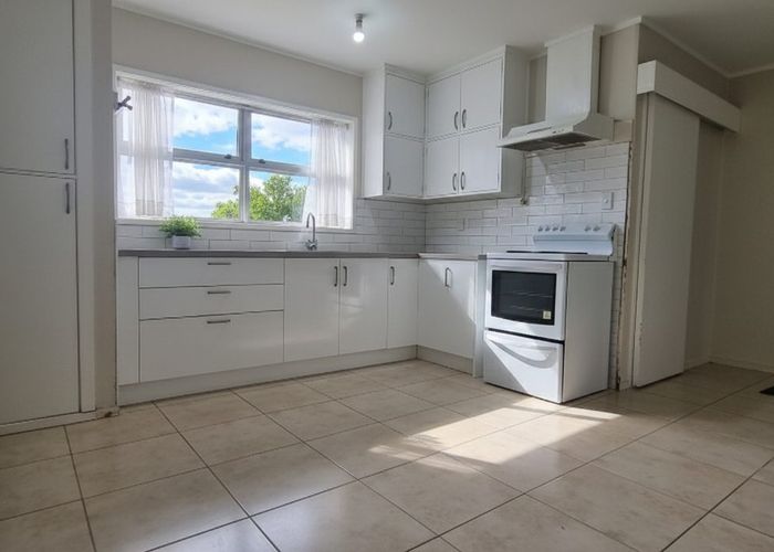  at 2/15 Wentworth Ave, Papatoetoe, Manukau City, Auckland