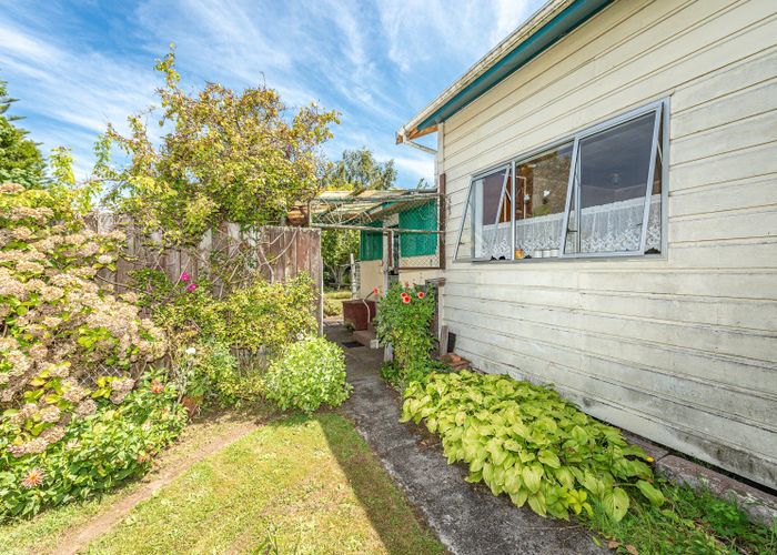  at 11 Field Street, Aramoho, Whanganui, Manawatu / Whanganui