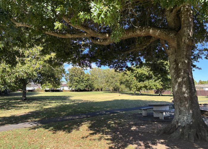  at 5B Glennandrew Drive, Half Moon Bay, Manukau City, Auckland