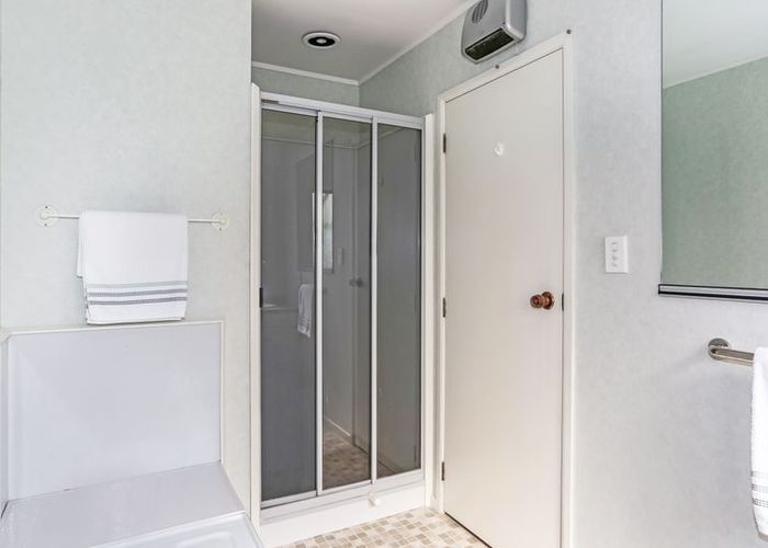  at 2/15 Don Street, Papakura, Papakura, Auckland