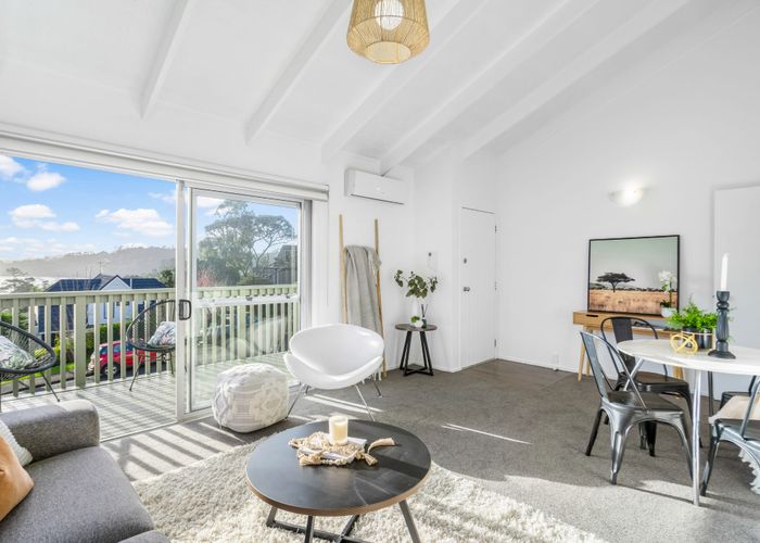  at 2/6 Oruamo Place, Beach Haven, Auckland
