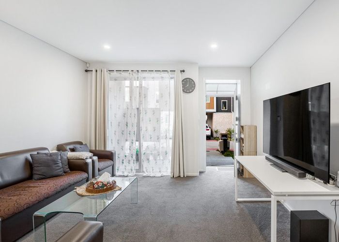  at 14 Ceramic Lane, New Lynn, Auckland