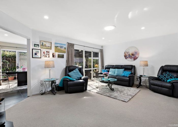  at 2/73 Vincent Street, Howick, Auckland