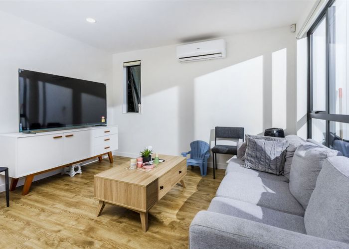  at 122C Lancaster Road, Beach Haven, Auckland