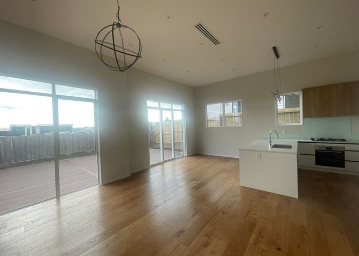  at 8 Kowaitau Avenue, Beachlands, Manukau City, Auckland