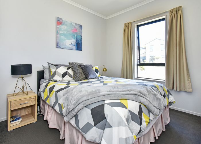  at 6 Kohi Kai Place, Weymouth, Auckland