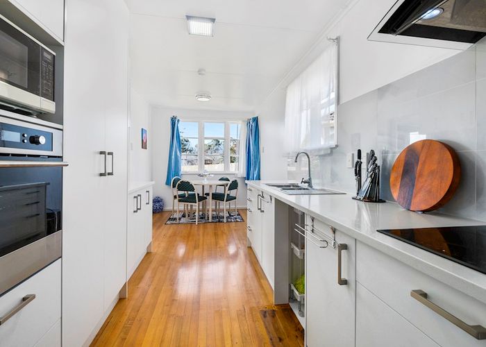  at 17 Anderson Avenue, Point England, Auckland