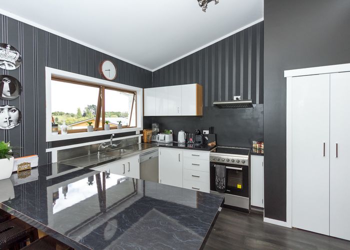 at 11 Kenilworth Place, Dinsdale, Hamilton