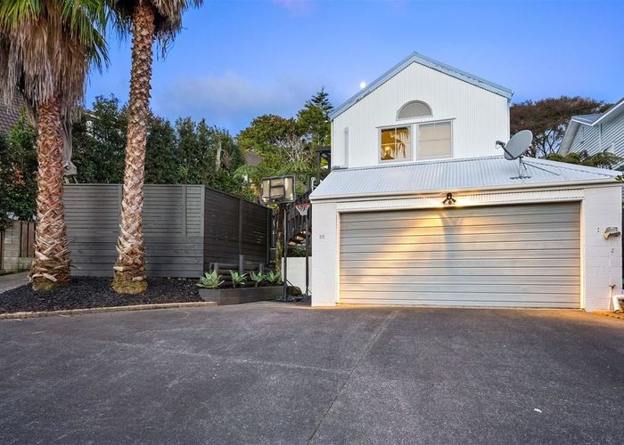  at 1/35 Newhaven Terrace, Mairangi Bay, North Shore City, Auckland