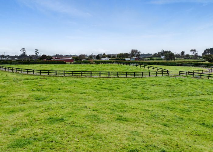  at 121 Warwick Road, Stratford, Stratford