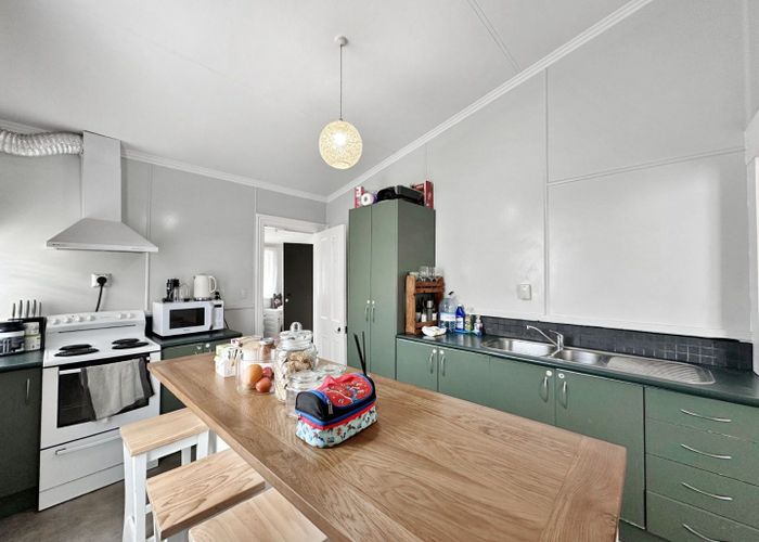 at 11 Kelvin Street, Aramoho, Whanganui, Manawatu / Whanganui