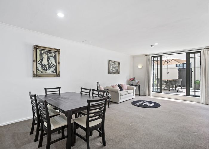 at 2C/8 Farnham Street, Parnell, Auckland
