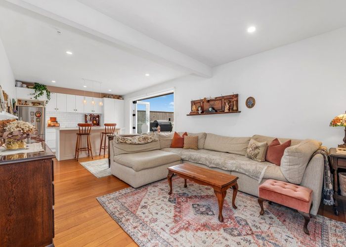  at 59A Bradbury Road, Botany Downs, Auckland