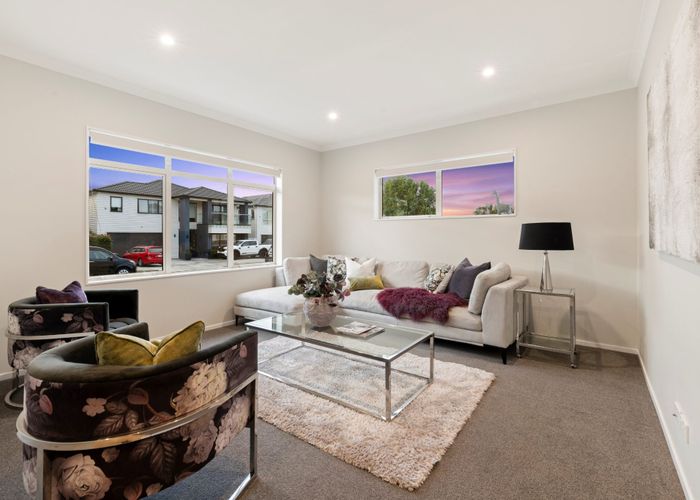  at 33 Nightingale Road, Flat Bush, Auckland