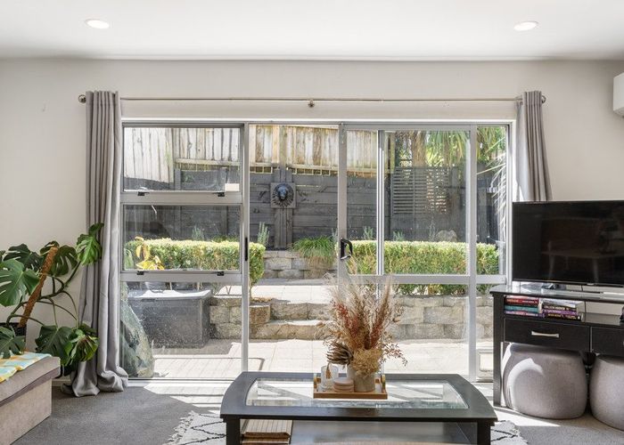  at 15/218 Captain Springs Road, Te Papapa, Auckland