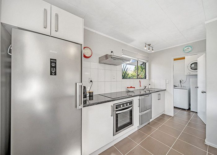  at 2/16 Beryl Place, Mangere East, Manukau City, Auckland