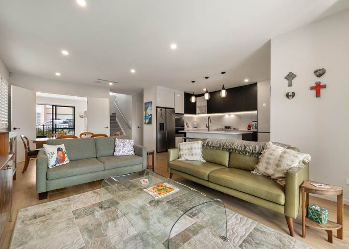  at 11 Black Shed Road, Flat Bush, Manukau City, Auckland