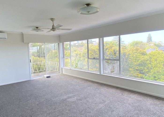  at 33a Forrest Hill Road, Milford, North Shore City, Auckland