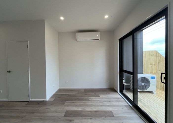  at 2/35 Crawford Avenue , Mangere Bridge, Manukau City, Auckland