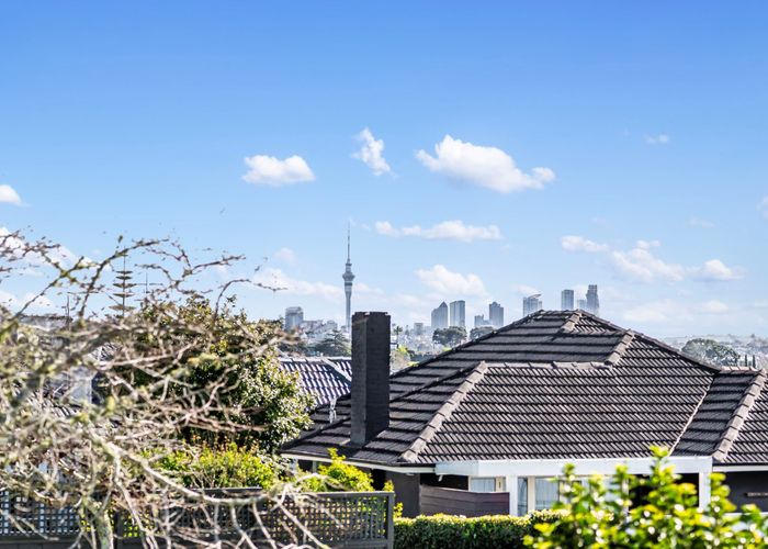  at 2/3 Temple Street, Meadowbank, Auckland City, Auckland