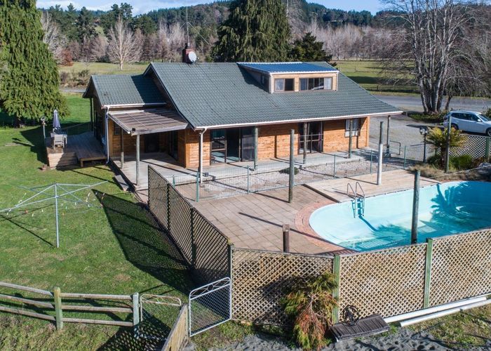  at 402 Pigeon Valley Road, Pigeon Valley, Wakefield