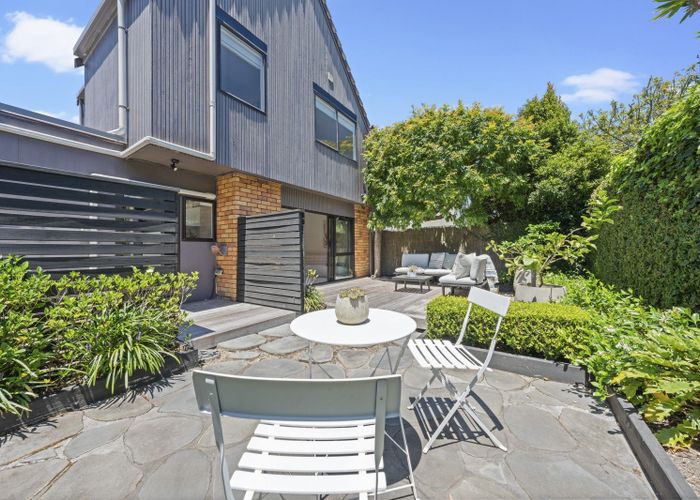  at 28 Springwood Place, Mount Eden, Auckland