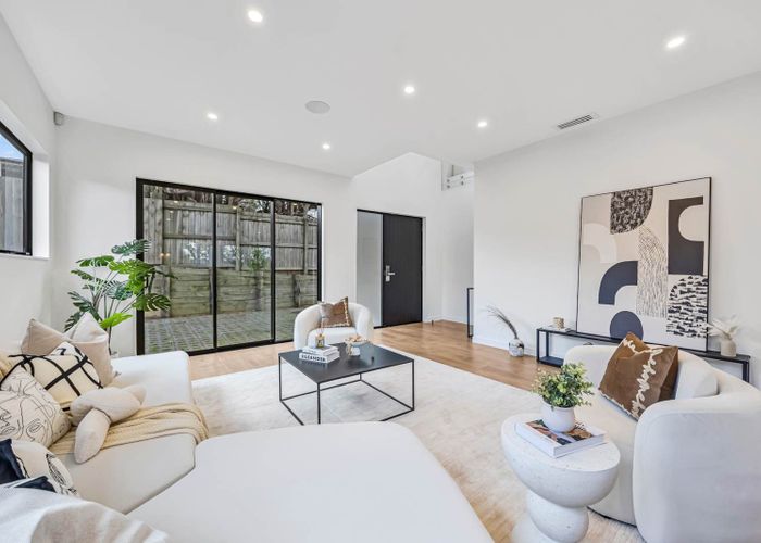  at 8C Willow Way, Sunnyhills, Auckland