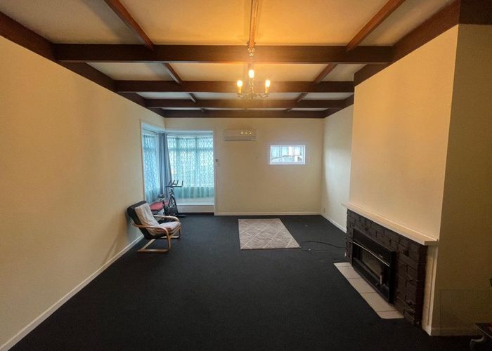  at 2/425 Great North Road, Henderson, Waitakere City, Auckland