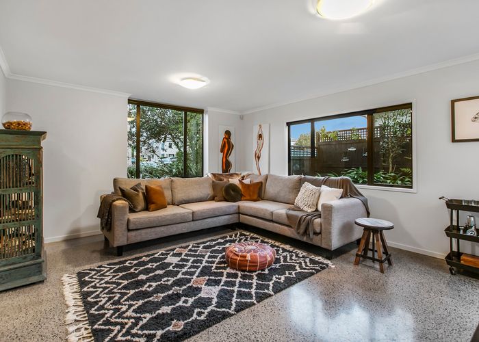  at 8 Vin Santo Lane, Te Atatu Peninsula, Auckland
