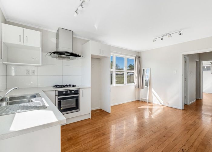  at 2 Dampier Street, Avondale, Auckland City, Auckland