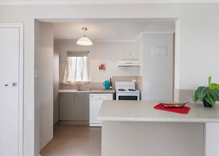  at 39  James Laurie Street, Henderson, Waitakere City, Auckland