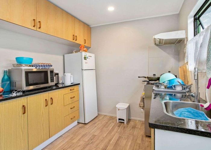  at 2/12 Skelton Avenue, Randwick Park, Auckland