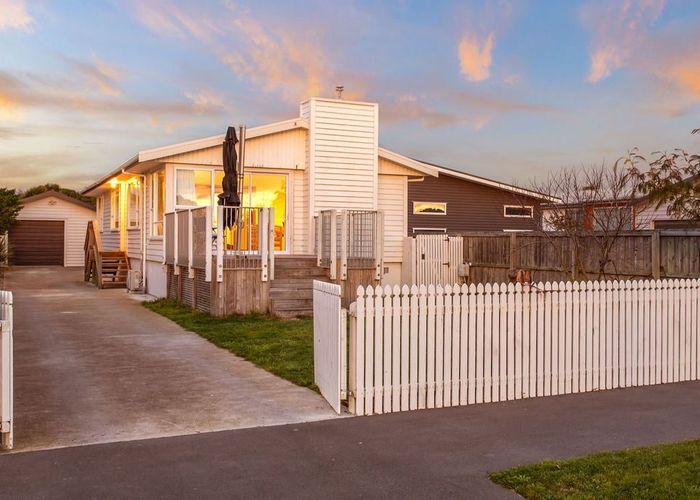  at 389 Estuary Road, South New Brighton, Christchurch