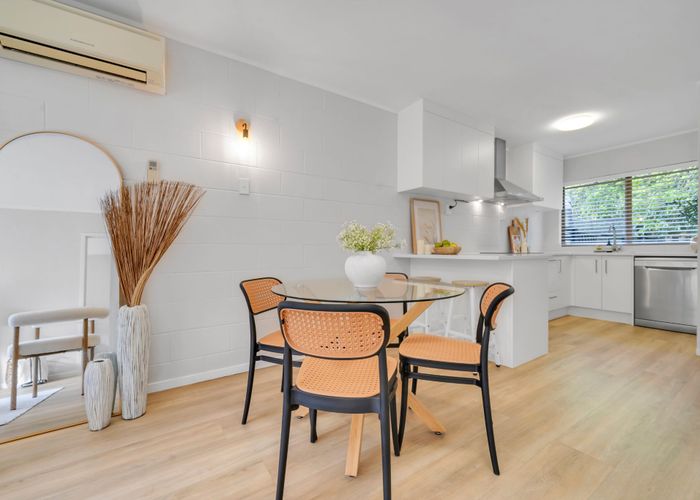  at 2C Wyvern Place, Glenfield, North Shore City, Auckland